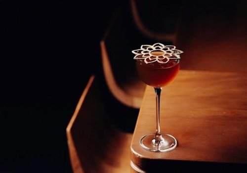 Tan Tan é descrito pelos organizadores como um bar de ambiente descolado, com decoração que combina madeira, metal e granito