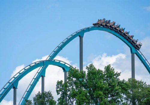 Acidente no Six Flags Over Georgia levantou questionamentos sobre a segurança das atrações e as regras de fiscalização