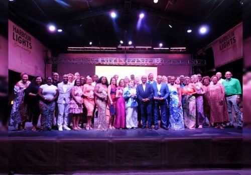 Autoridades do Turismo de Barbados junto aos premiados do Connect Barbados 2026