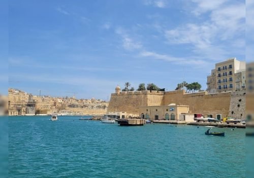 Malta tornou-se, na última década, um exemplo de como destinos podem conciliar crescimento turístico robusto com qualidade, sustentabilidade e criação de valor