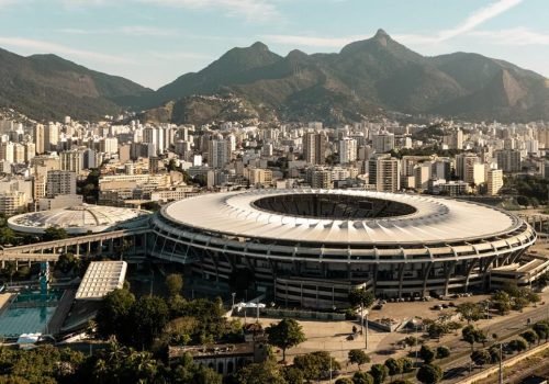 Visita percorre espaços do Maracanã, como a zona mista, os vestiários e o túnel de acesso e o campo, aproximando o público dos bastidores e das histórias do estádio