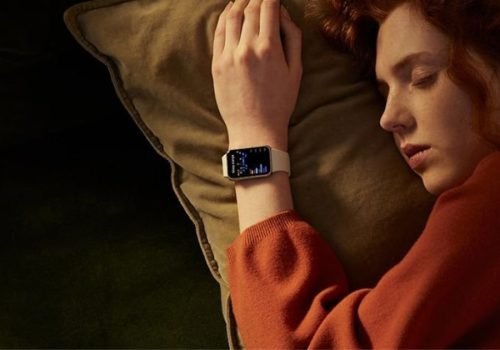 A Galaxy Fit 3 faz até o monitoramento da qualidade do sono. Foto:  Samsung/Divulgação