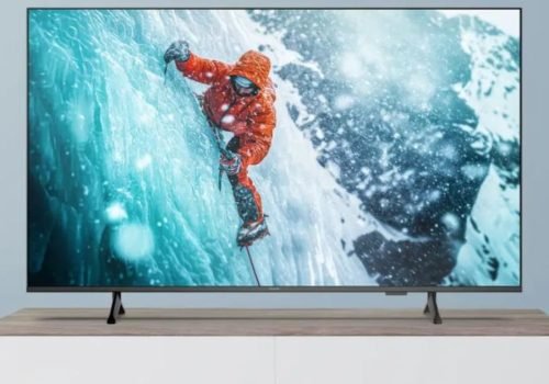 Promoção do Mercado Livre tem diversas opções de Smart TV mais baratinhas por tempo limitado, incluindo modelos Samsung Crystal Foto:  Samsung/Divulgação