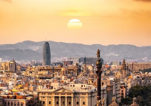 Jaume Callboni, prefeito de Barcelona, pretende reduzir a zero o número de cruzeiristas que apenas fazem escala na cidade