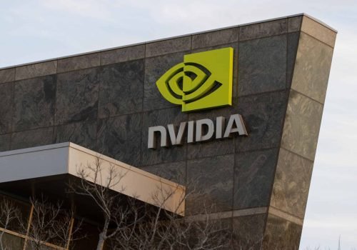 Nvidia está ampliando sua atuação no mercado de IA para além da fabricação de chips - Imagem: Tada Images/Shutterstock